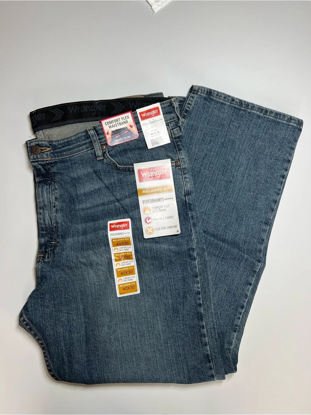 40x30 Wrangler Men's Relaxed Fit Blue Jeans with Comfort Flex Waistband